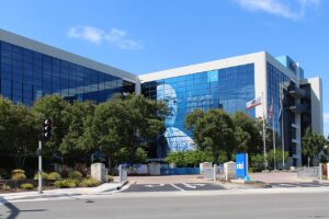 Intel stock gains: Proven AI momentum drives price hikes